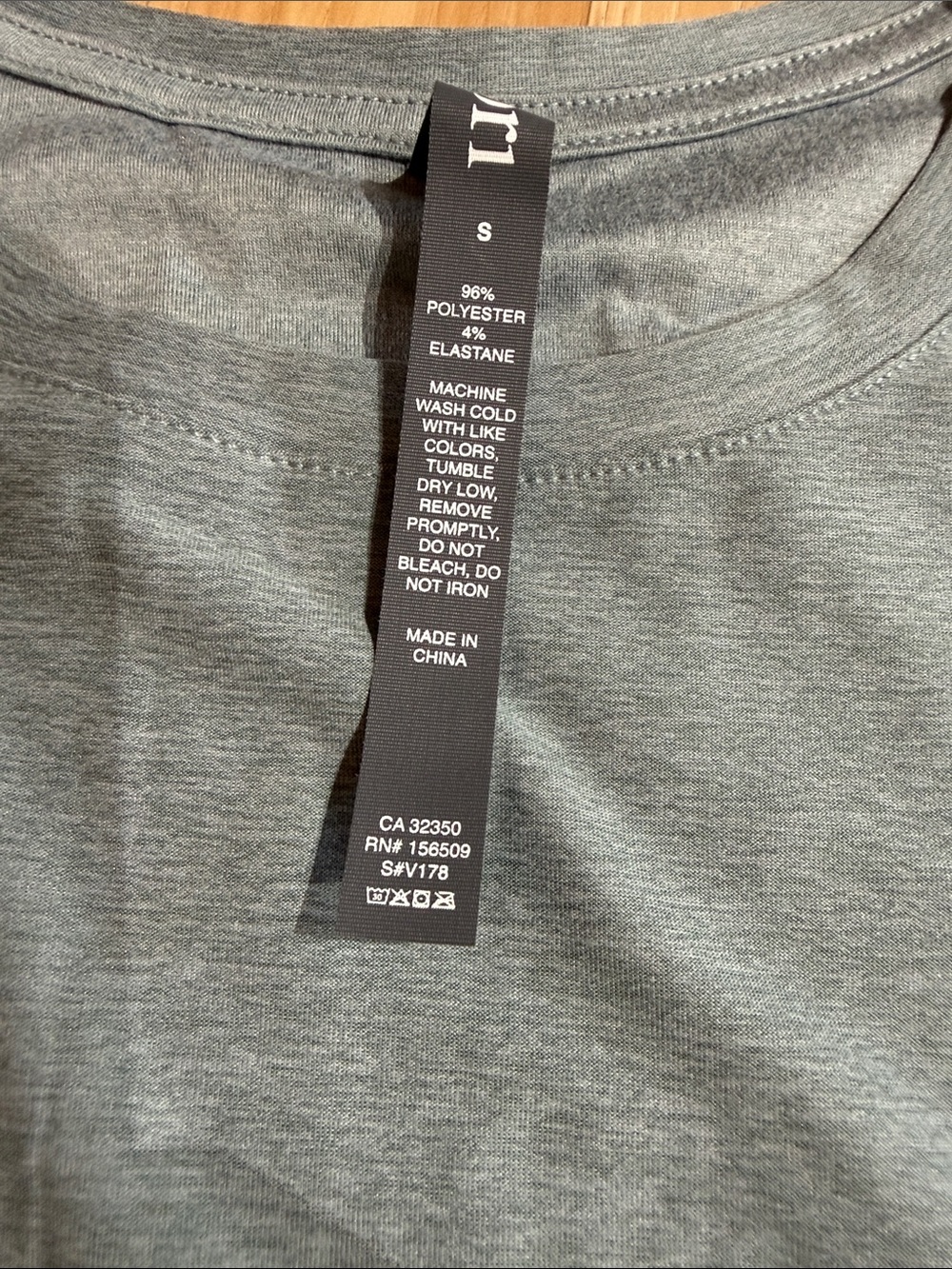 Men's Long-Sleeve Performance Shirt - Gray Size small NWT - Picture 4 of 5